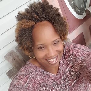 Meet your Posher, Felicia