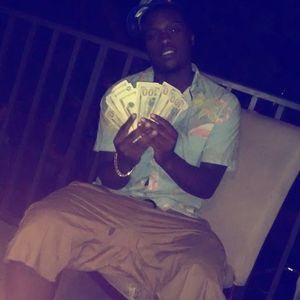 Meet your Posher, Wayne