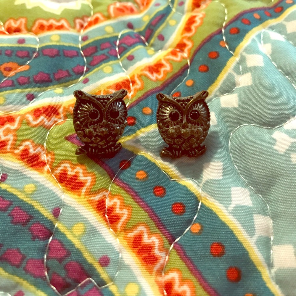 Owl studs