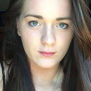 Meet your Posher, Becca