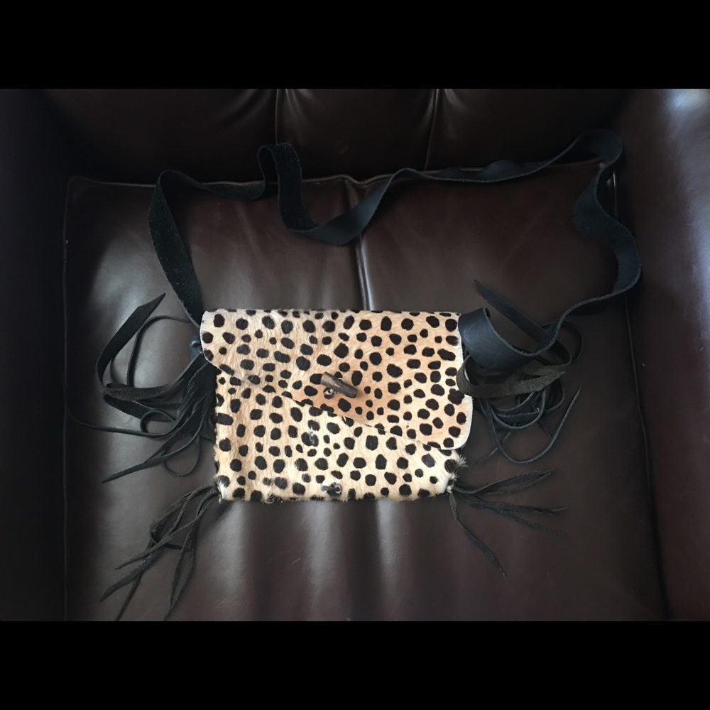 Jimmi wZ bag, cheetah print & toggle closure