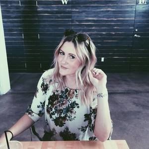 Meet your Posher, Jade