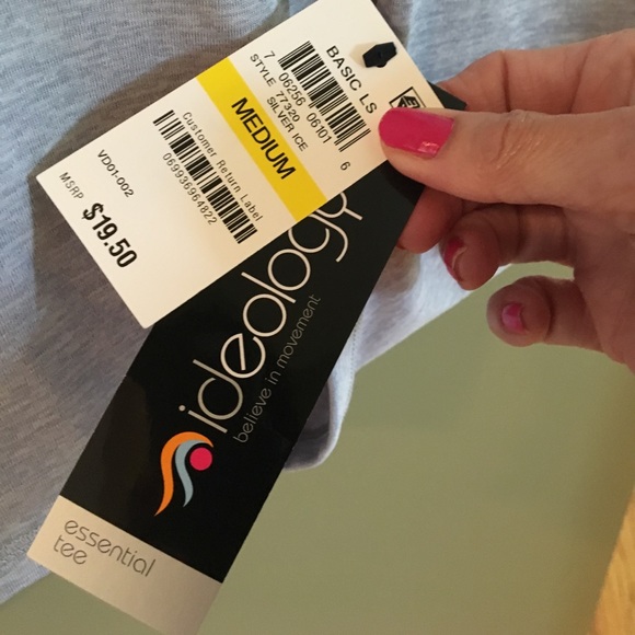 Ideology Macy's essential tee. - Picture 3 of 4