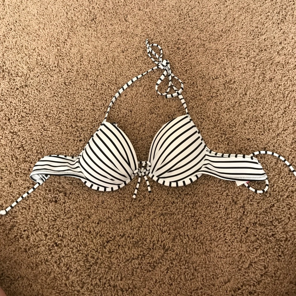 Victoria's Secret Swim Top size 32B