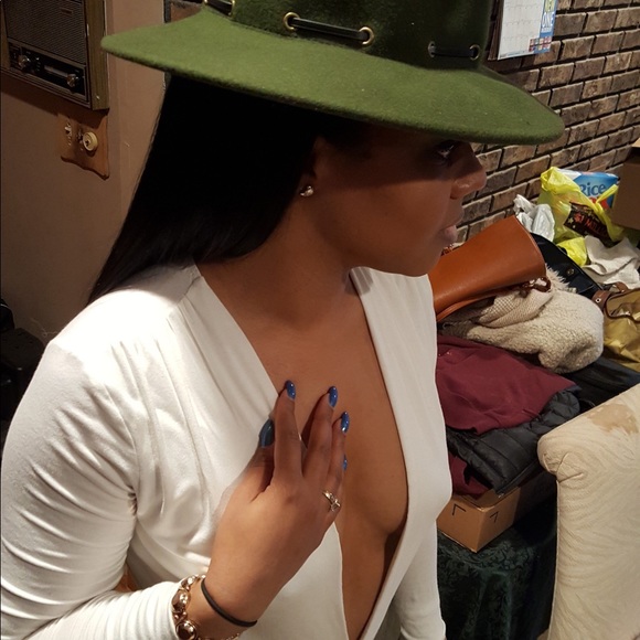 Meet your Posher, Tanisha - Picture 2 of 2