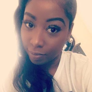 Meet your Posher, Alicia