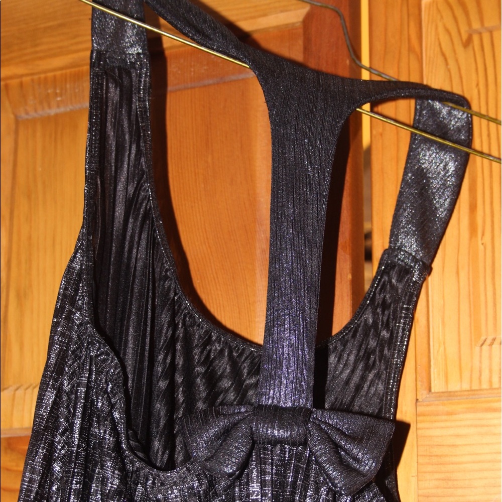 Tank - Picture 3 of 3