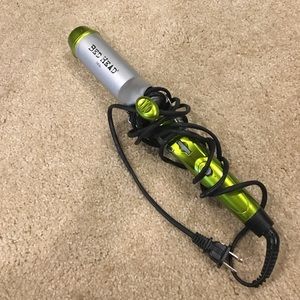 1.5 inch barrel curling iron.