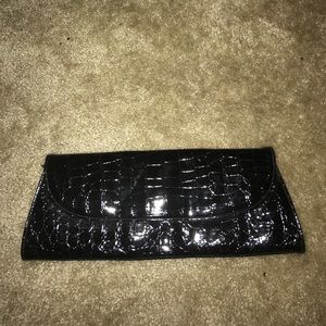 Black clutch