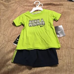 Nike boys 2 piece set