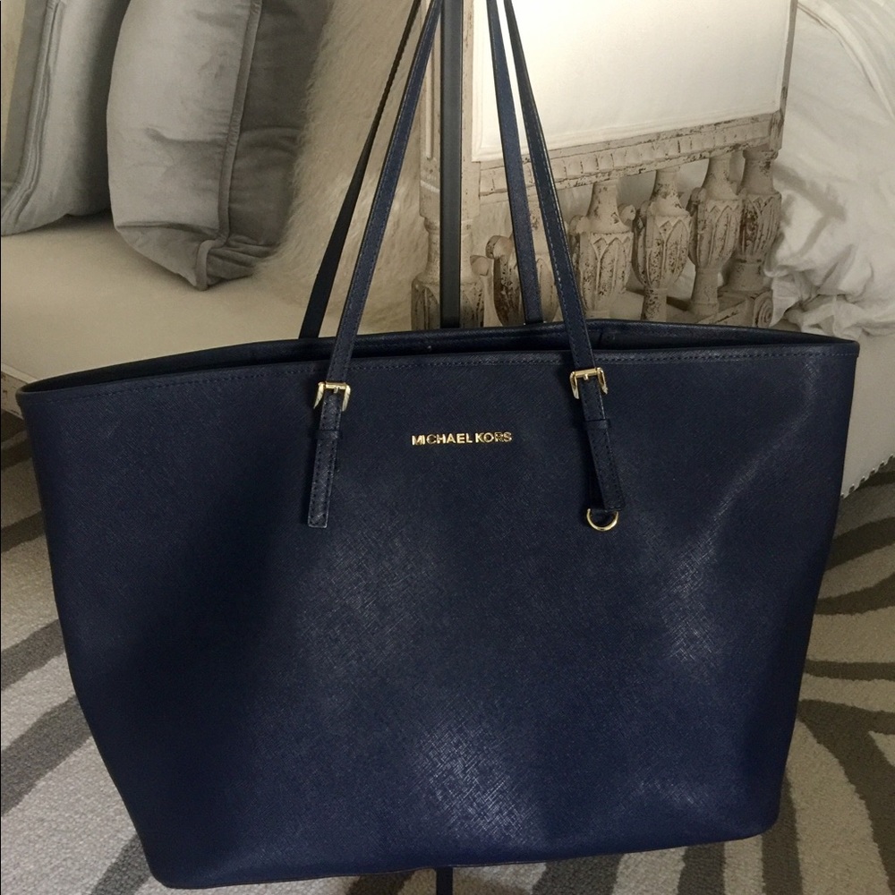Michael Kors Large Jet Set Saffiano Navy tote