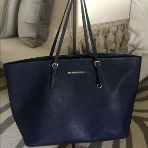 Michael Kors Large Jet Set Saffiano Navy tote