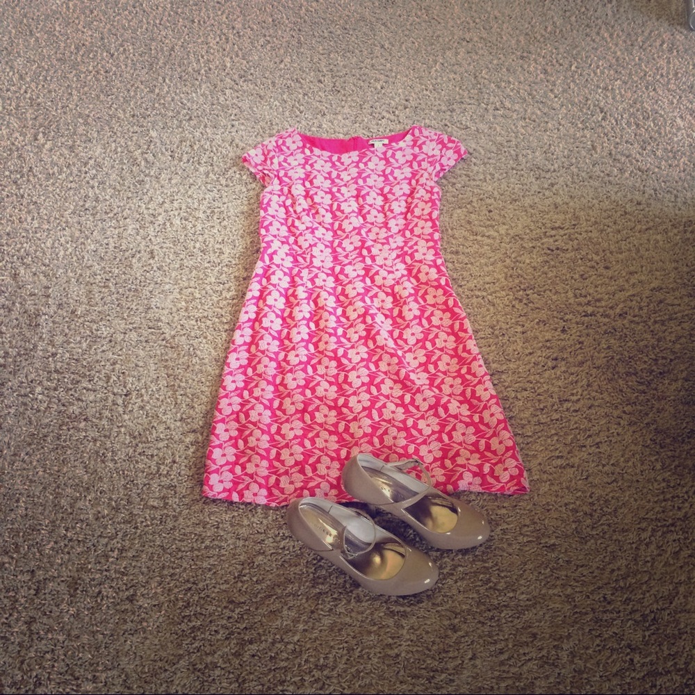 Hot pink dress with embroidered white flowers 🌺