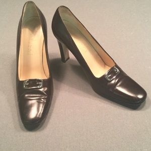 Gucci brown leather heels