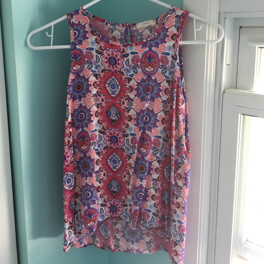 This is a super cute tank top from Nordstrom.