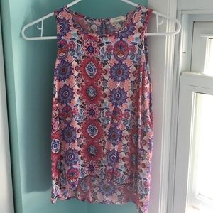 This is a super cute tank top from Nordstrom.