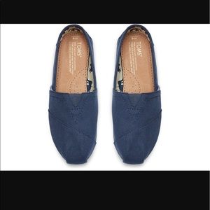 Womens TOMS shoes