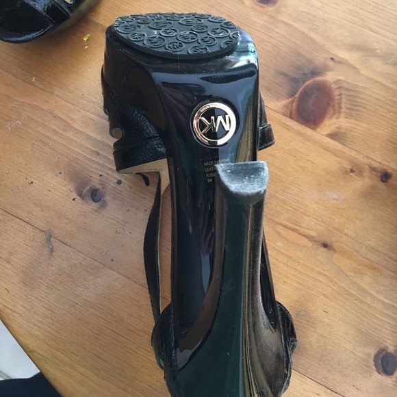 Michael kors platform heels - Picture 3 of 3