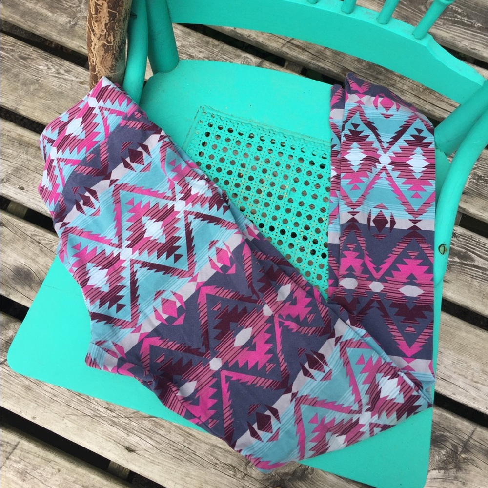 Tribal print American Eagle Leggings