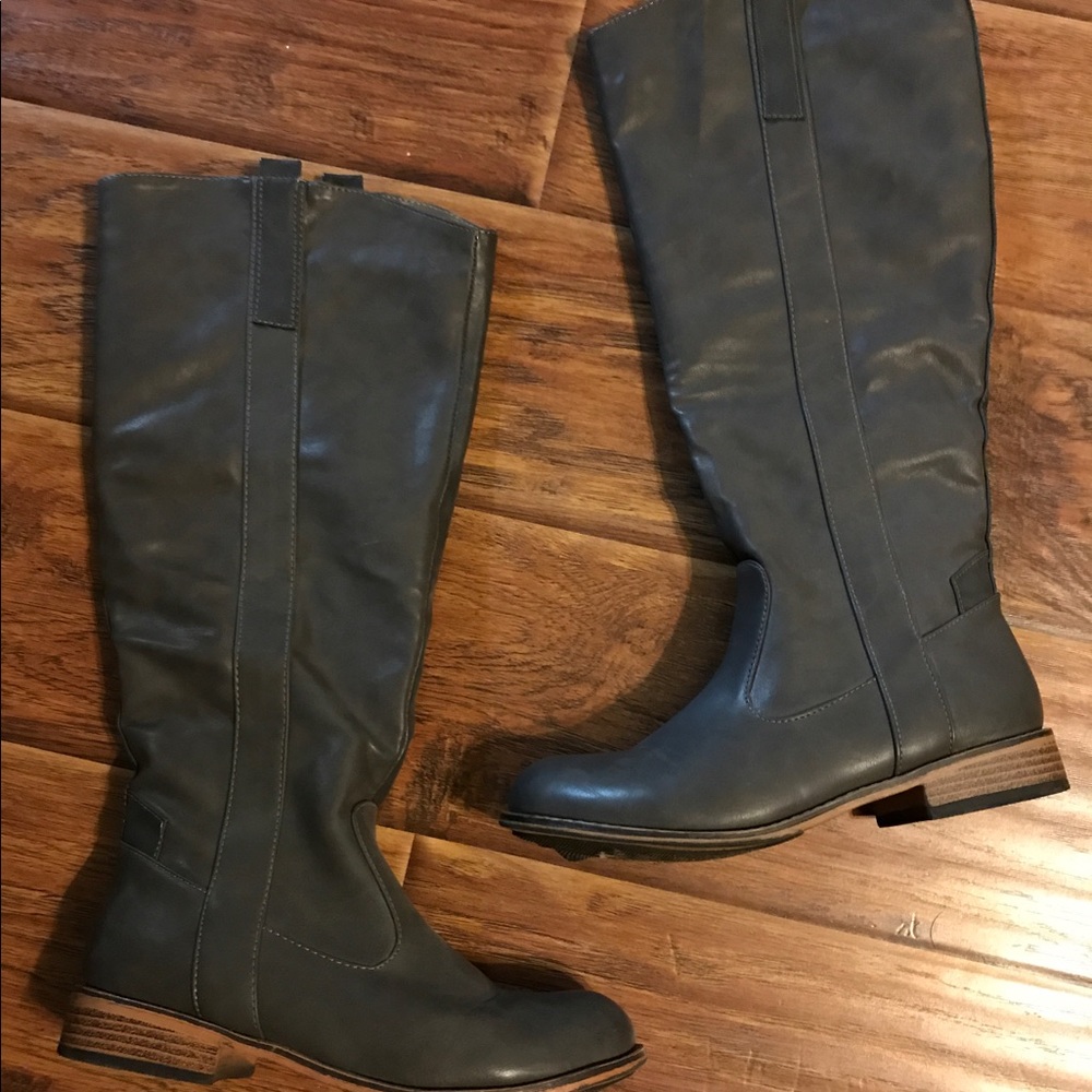 Grey tall boots