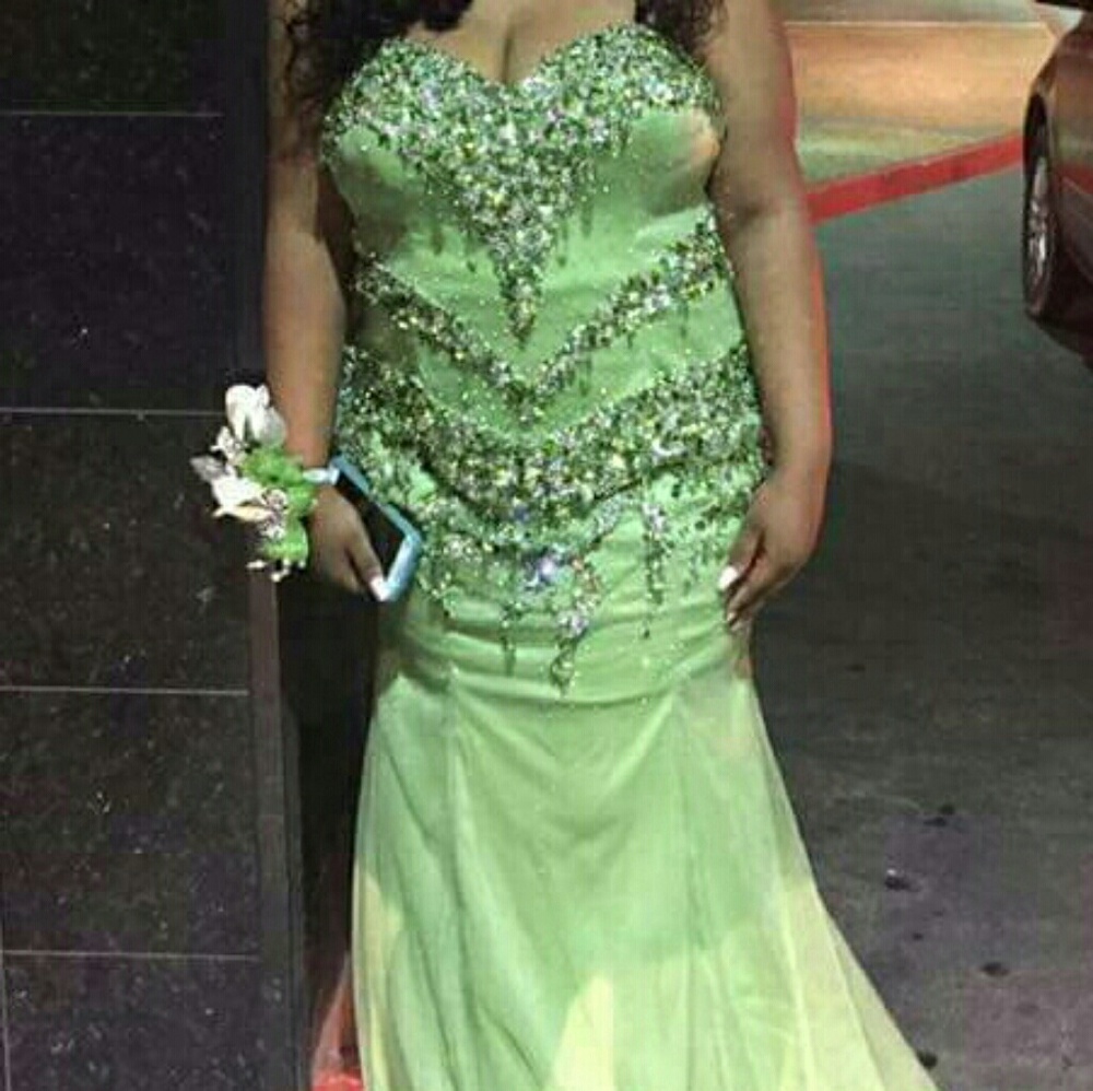 Mnm Couture 9147 Light Green Prom Dress