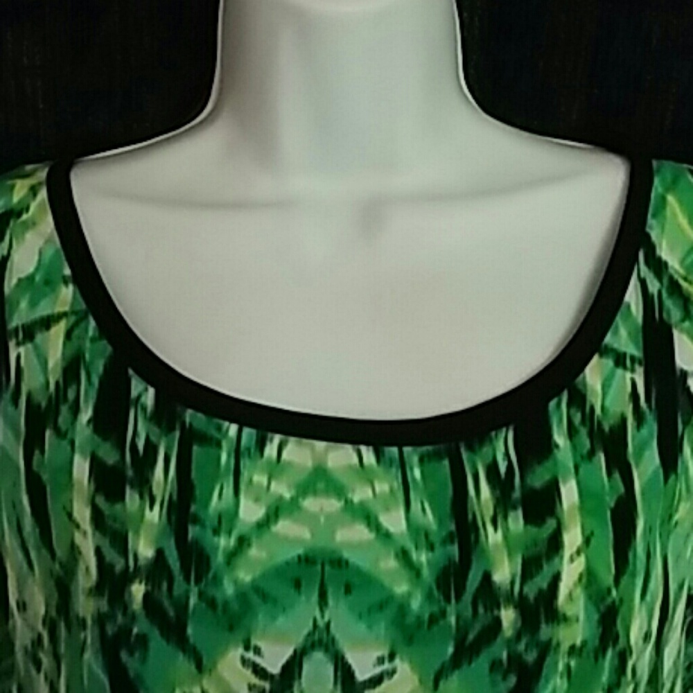 Style Co Green Hi Low Short Sleeve Medium Shirt - Picture 2 of 4