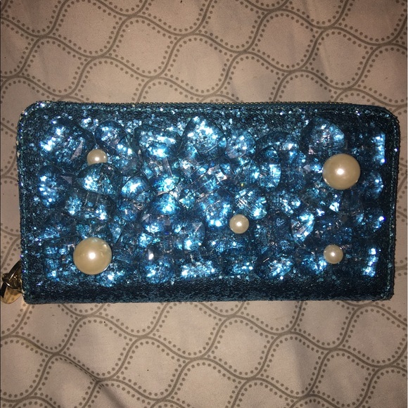Like new, deux lux zipper wallet - Picture 1 of 5