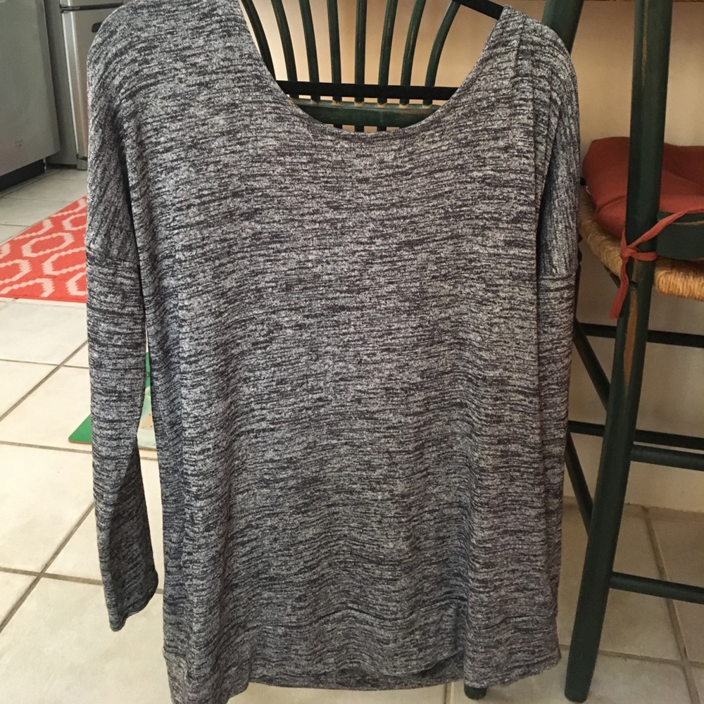 Athleta long sleeve shirt