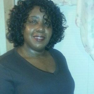 Meet your Posher, Lonnette