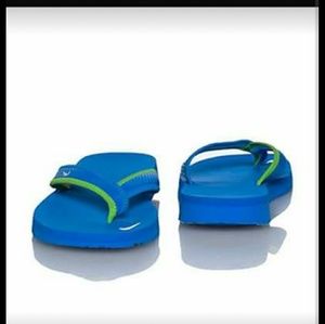 Nike Celso flip flips