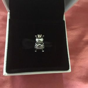 Pandora queen bee charm