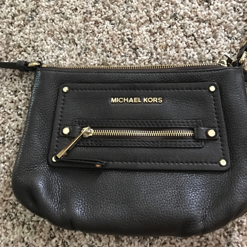 Michael Kors cross body purse
