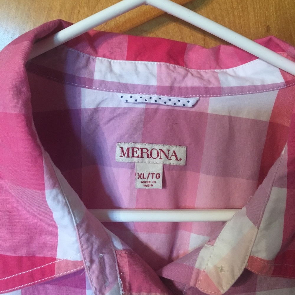 Woman's blouse - Picture 2 of 3