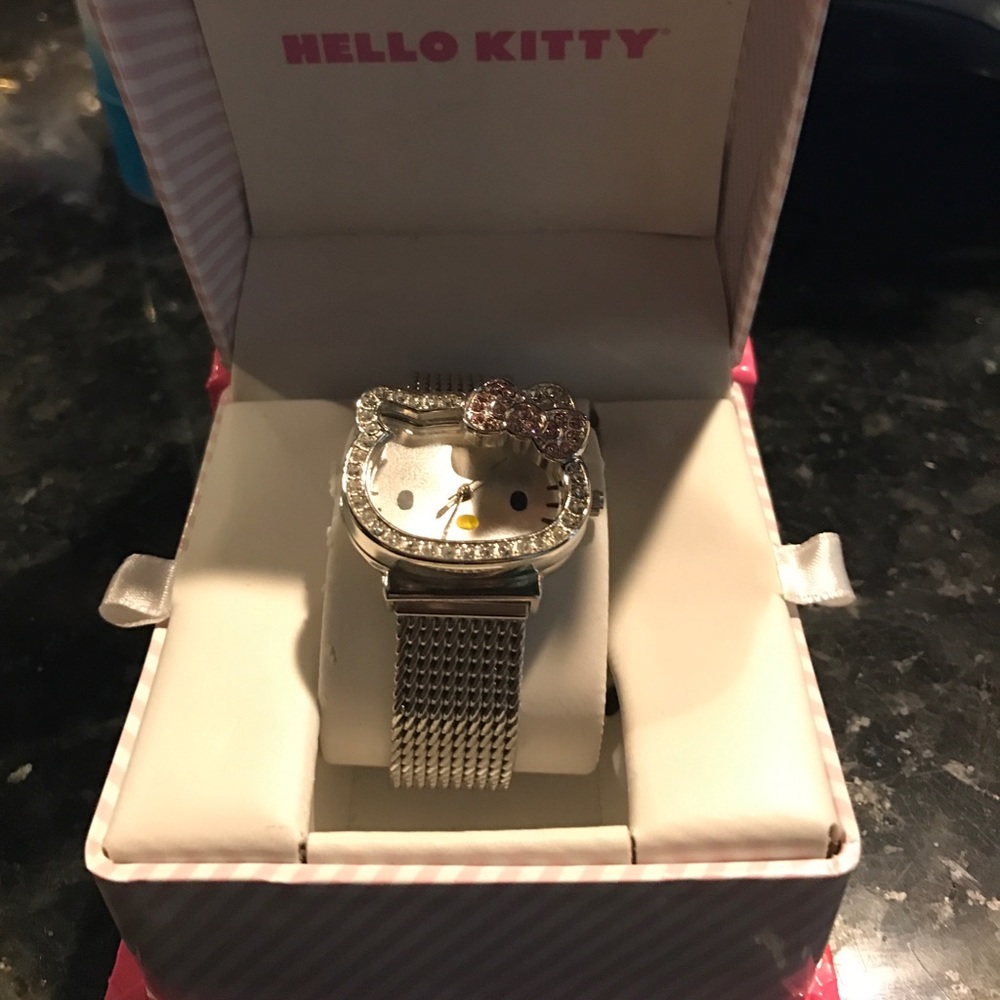 NEW Hello Kitty Watch - Picture 4 of 4