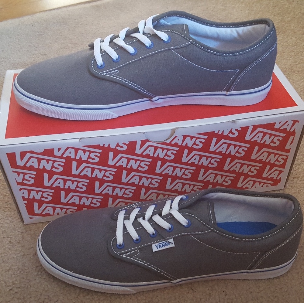 🆕️ VANS w/ Box - Gray w/ Blue Sole