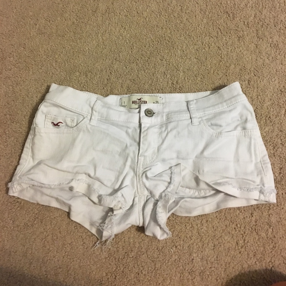 White Hollister shorts