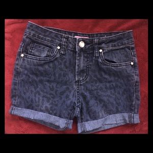 • Cheetah Printed Denim Shorts •