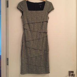 Instantly slimming Dress