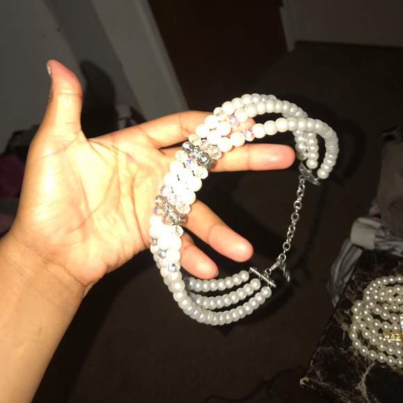 A pearl bracelet with Matching necklace - Picture 2 of 3