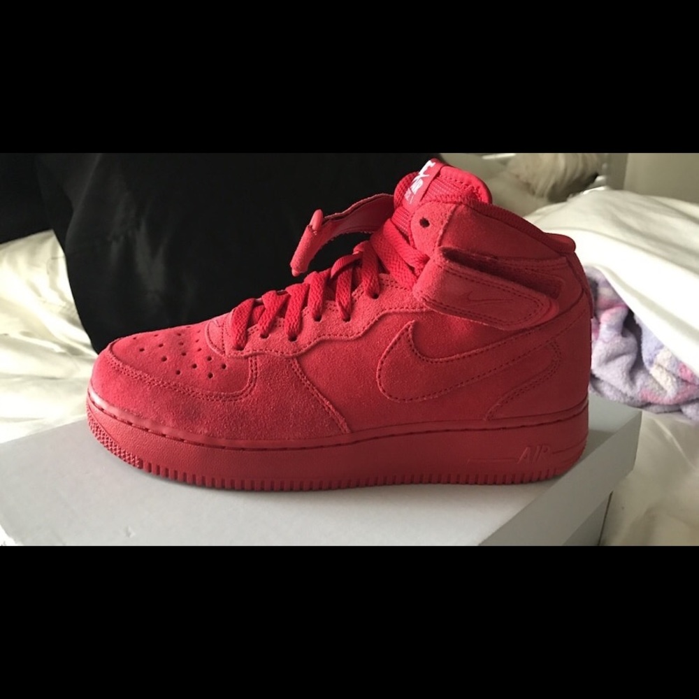 Red Air Force 1 Mid