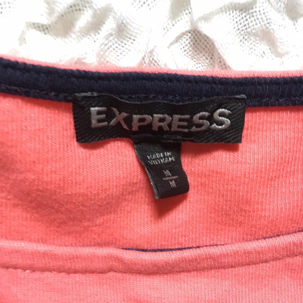Express Top - Picture 2 of 3