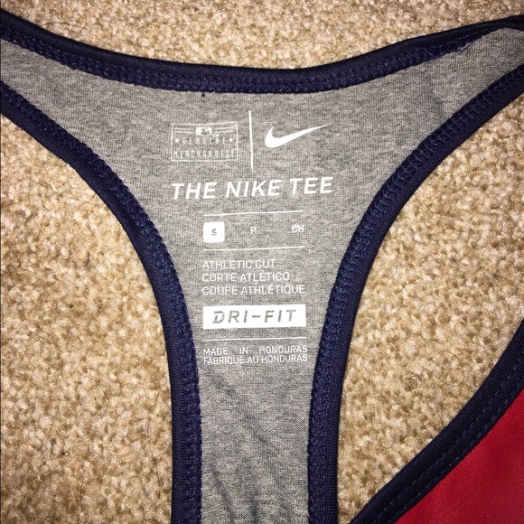 Nike Tee - Picture 5 of 6
