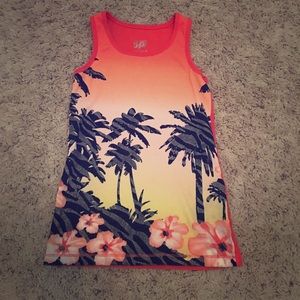 A shirt with Pom trees