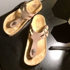 BIRKENSTOCKS Thong Sandal w/2 Accent Buckles Sz 7