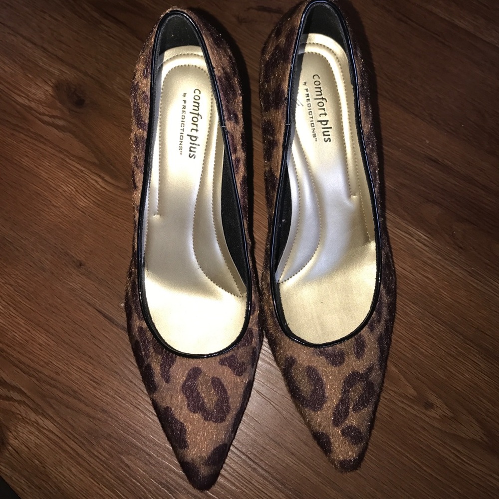 Faux fur cheetah print shoes