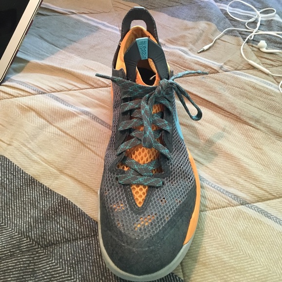 Nike Zoom Crusader basketball shoes - Picture 3 of 3