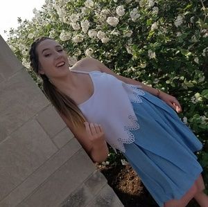 Meet your Posher, Abbey