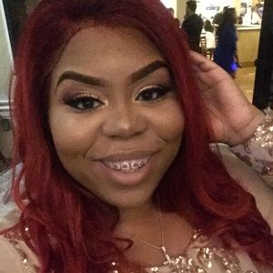 Meet your Posher, Laurie