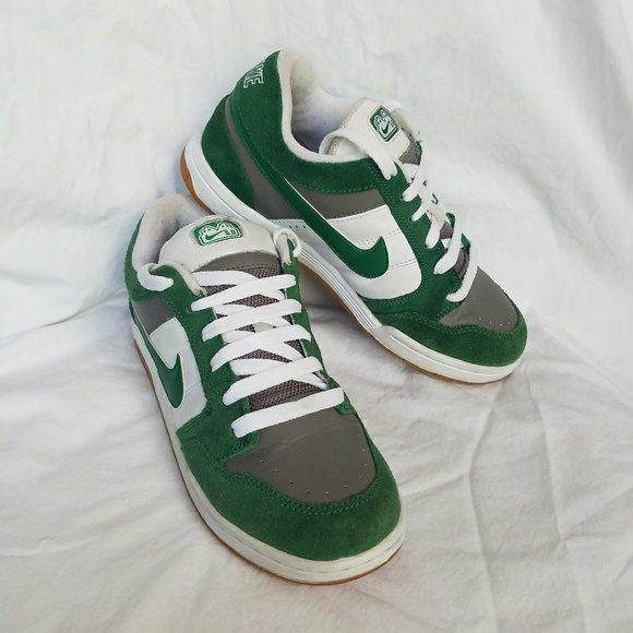 Nike Other - Nike youth 6.0 dunk low top shoes size 3.5 EUC
