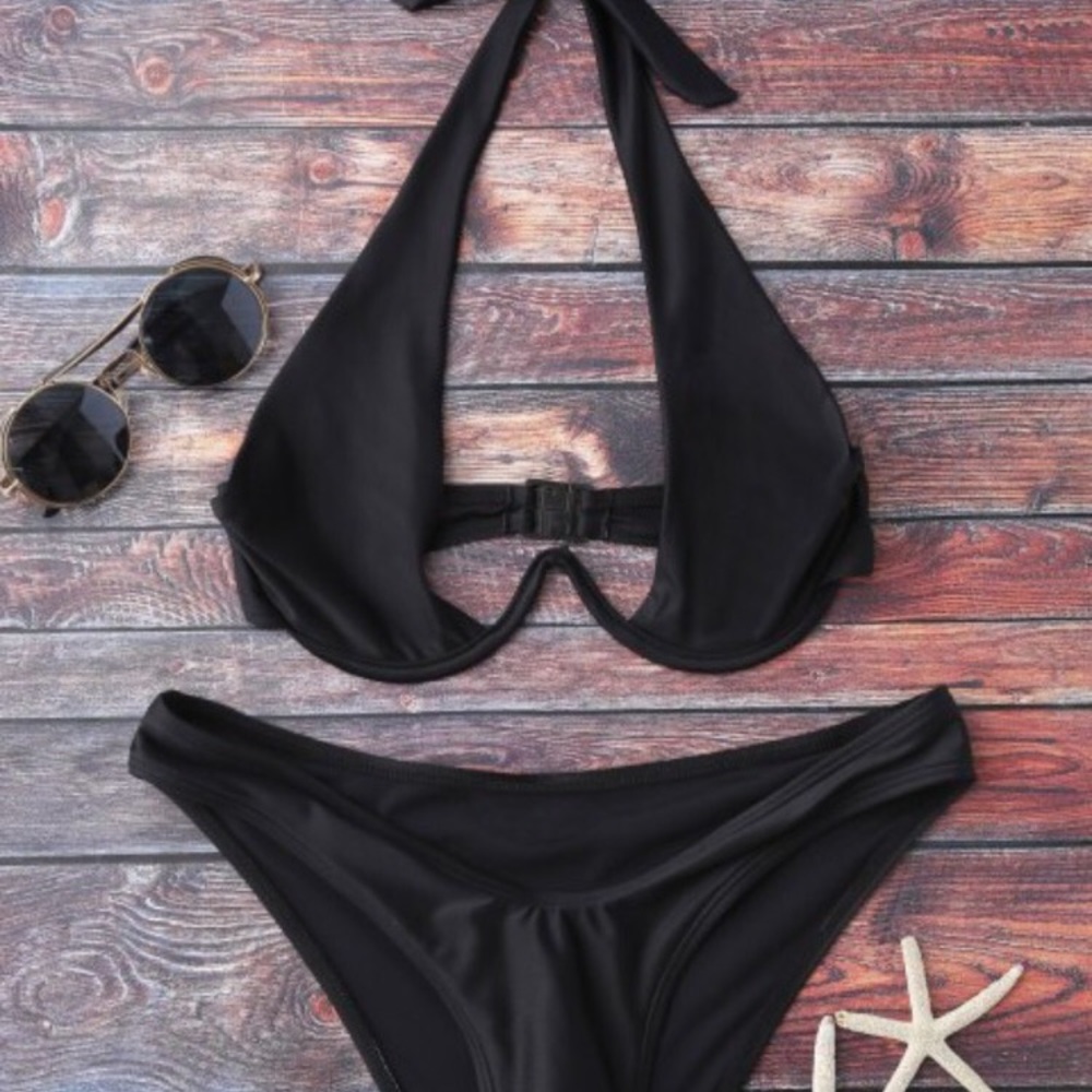 Black bikini